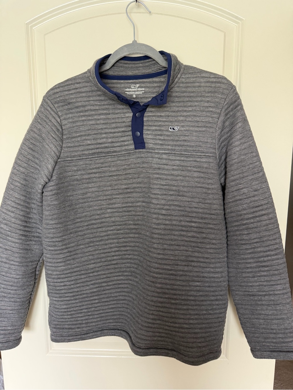 Vineyard Vines Gray Quilted Henley with Navy Placket